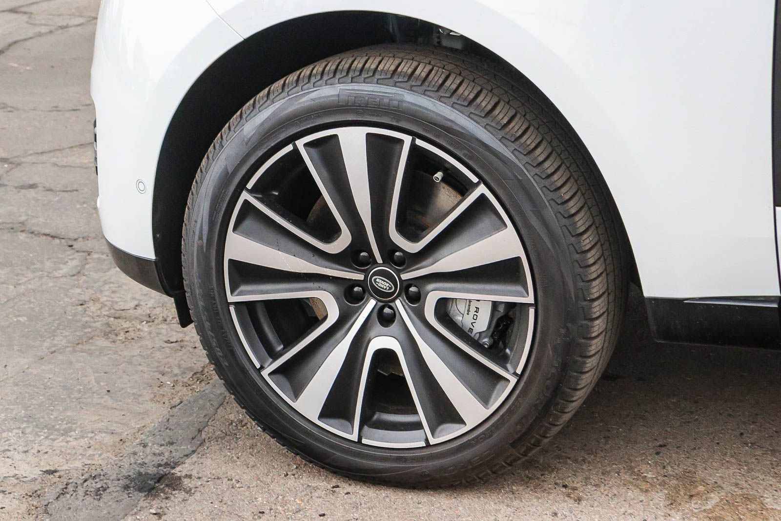 New 2025 Land Rover Range Rover SE image 8