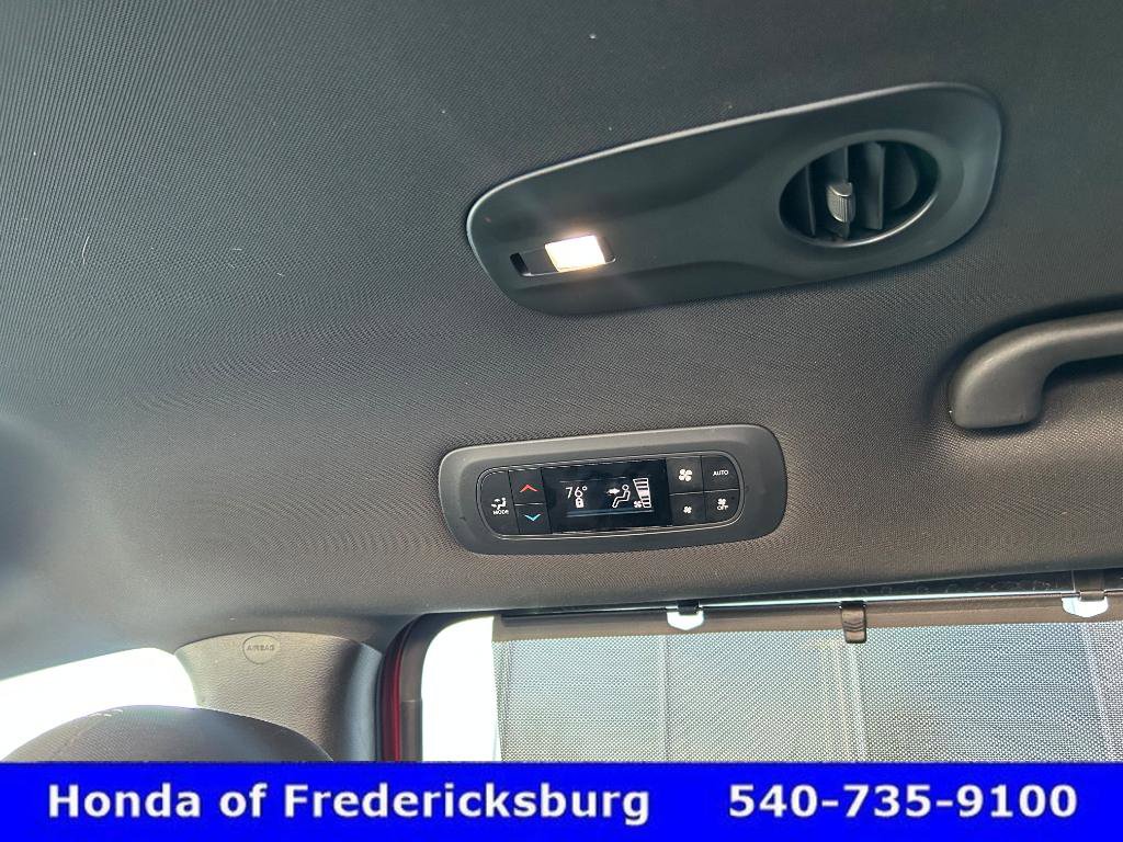 Used 2018 Chrysler Pacifica Touring Plus w/ S Appearance Package image 26