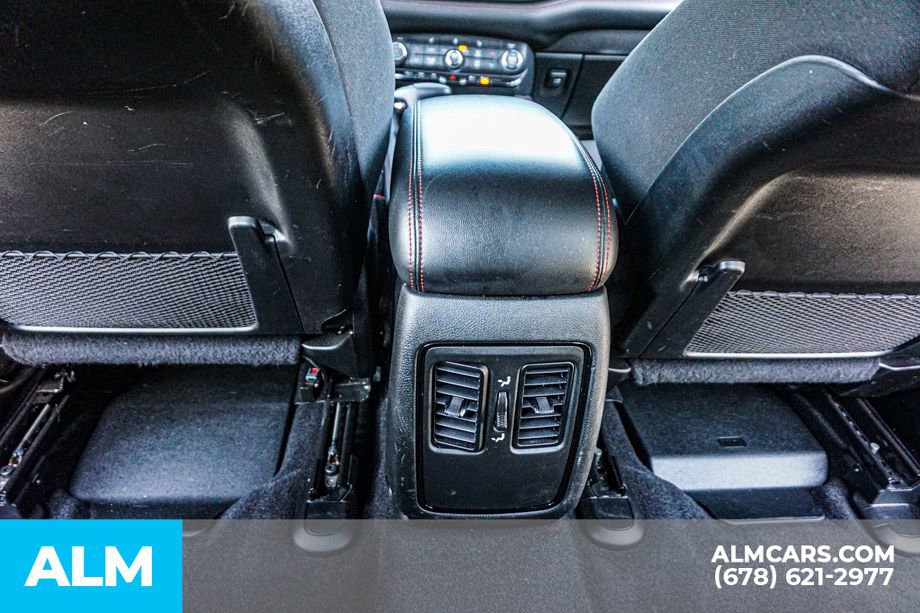 Used 2025 Dodge Durango GT RWD image 34