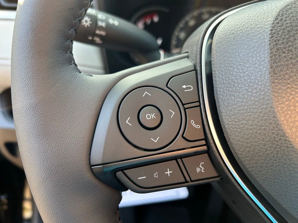 Used 2025 Toyota RAV4 XLE w/ Convenience Package image 24