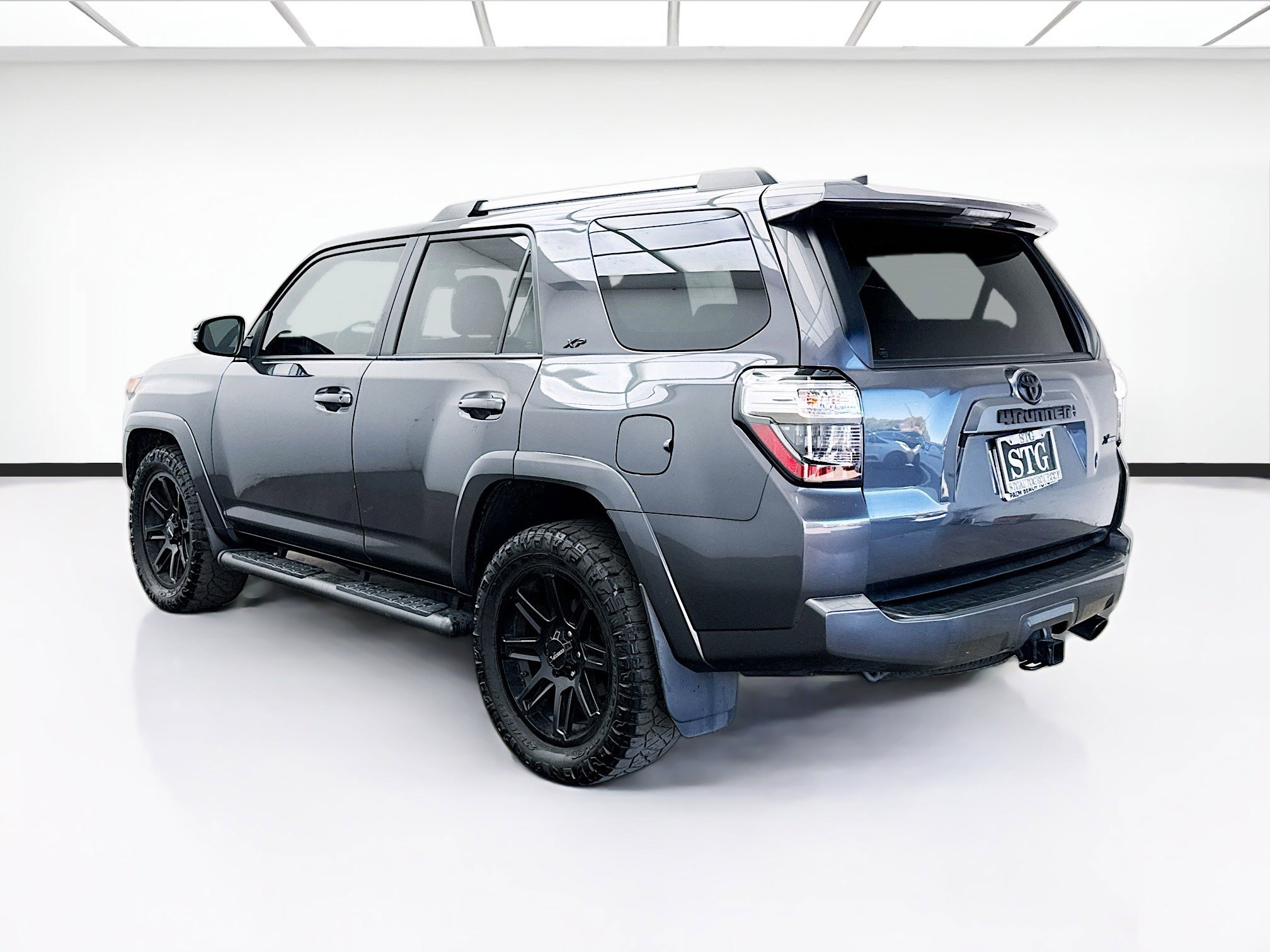 Used 2023 Toyota 4Runner SR5 Premium w/ Moonroof Package image 6