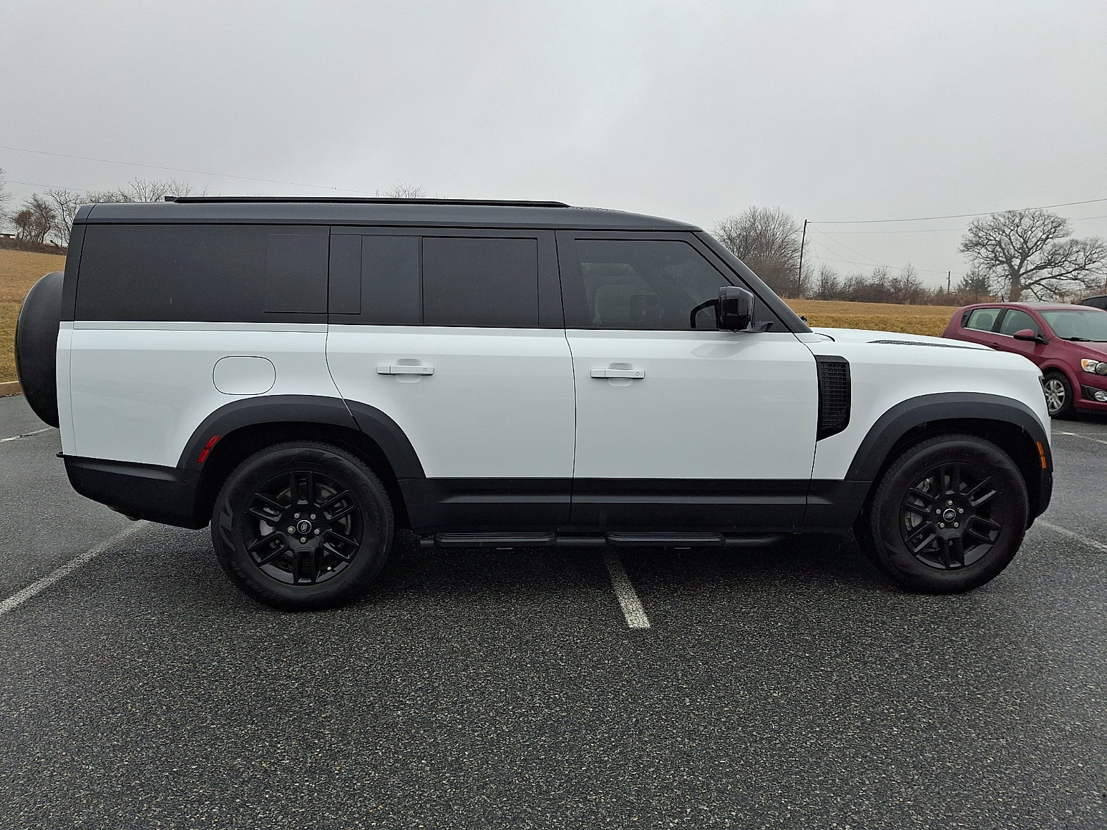 Used 2025 Land Rover Defender 130 S image 7