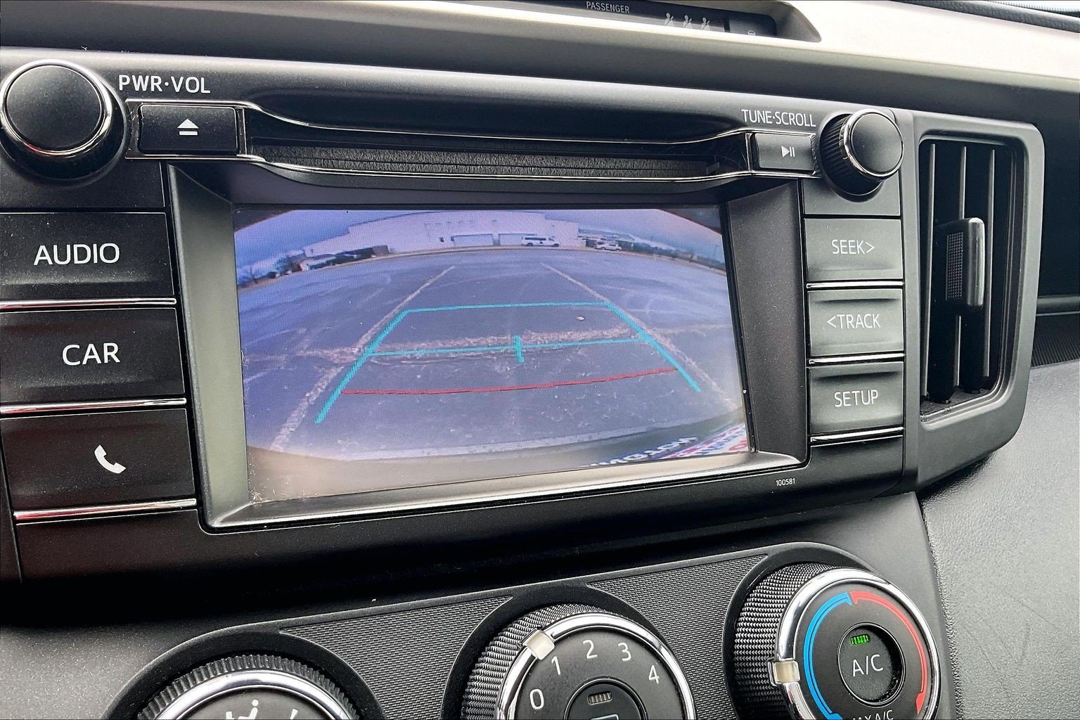 Used 2018 Toyota RAV4 LE image 24