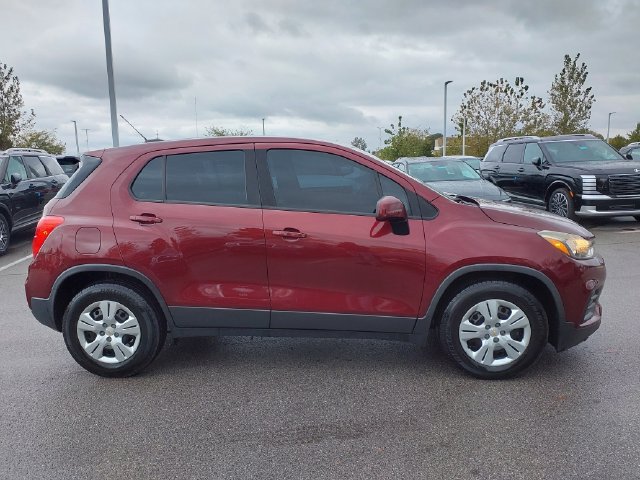 Used 2017 Chevrolet Trax LS FWD image 4
