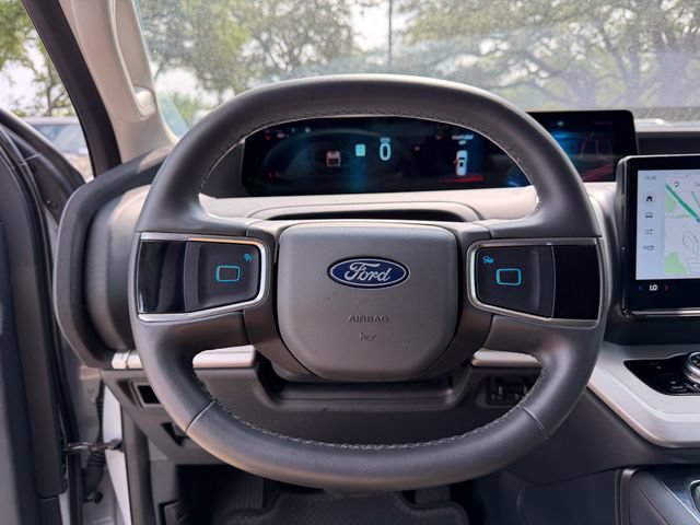 Used 2025 Ford Expedition Max Active RWD image 11