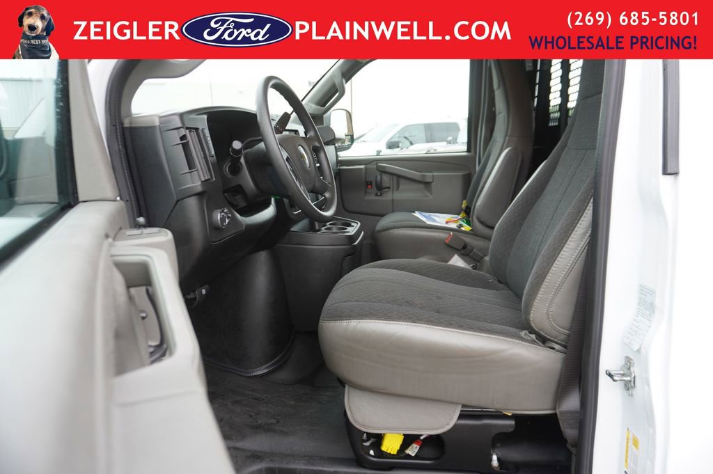 Used 2024 Chevrolet Express 2500 w/ Driver Convenience Package RWD image 11
