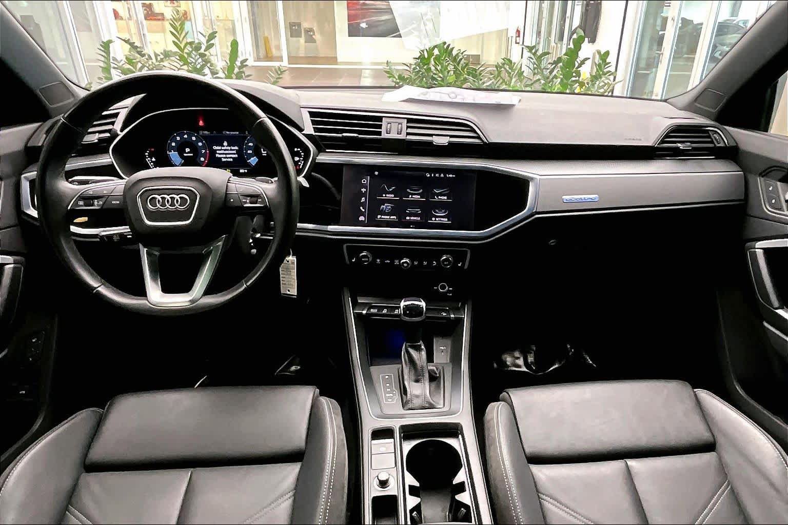 Used 2022 Audi Q3 2.0T Premium Plus AWD/4WD image 16