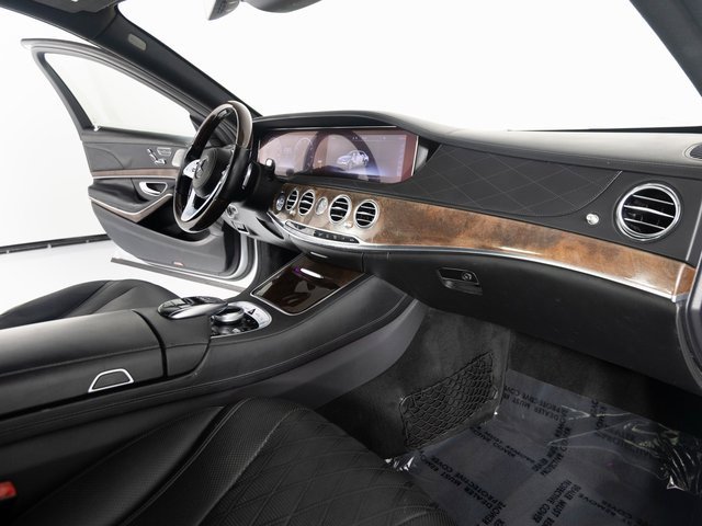 Used 2019 Mercedes-Benz S 560 Sedan w/ AMG Line Exterior image 26