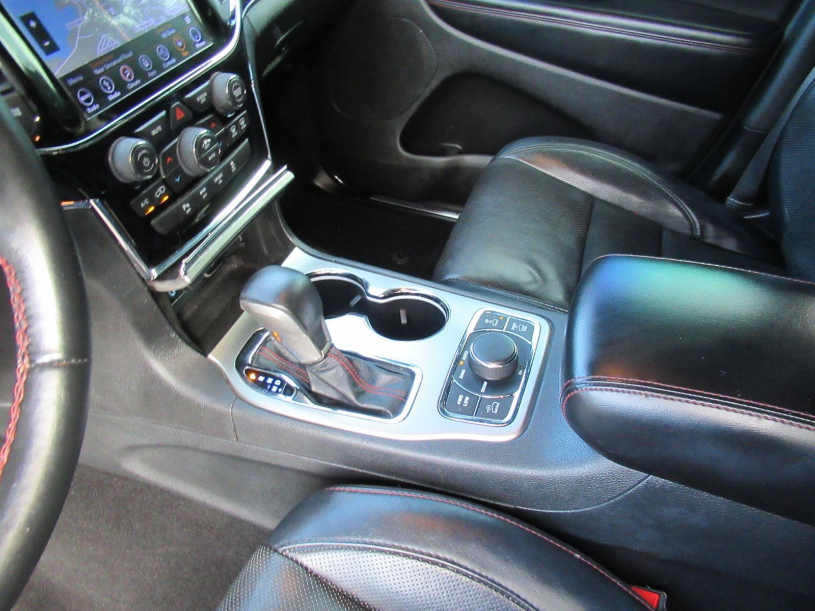 Used 2019 Jeep Grand Cherokee Trailhawk w/ Trailhawk Luxury Group AWD/4WD image 16