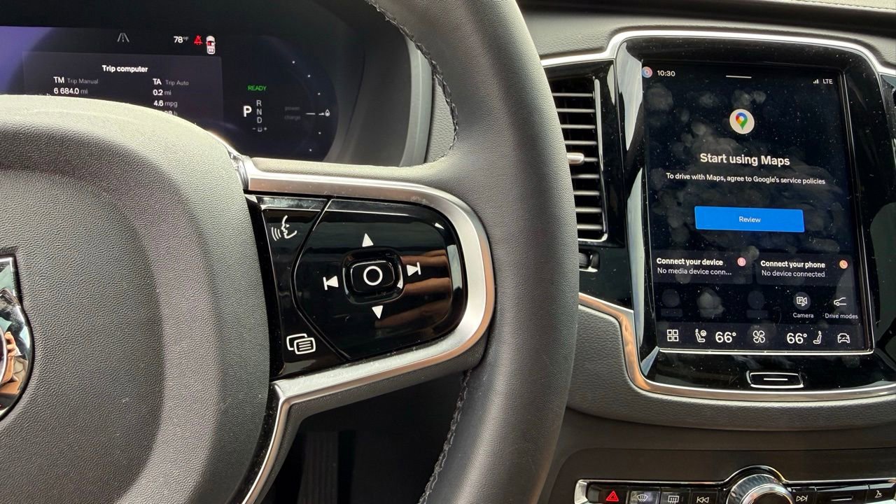 Certified 2024 Volvo XC90 T8 Ultimate w/ Protection Package Premier AWD/4WD image 26