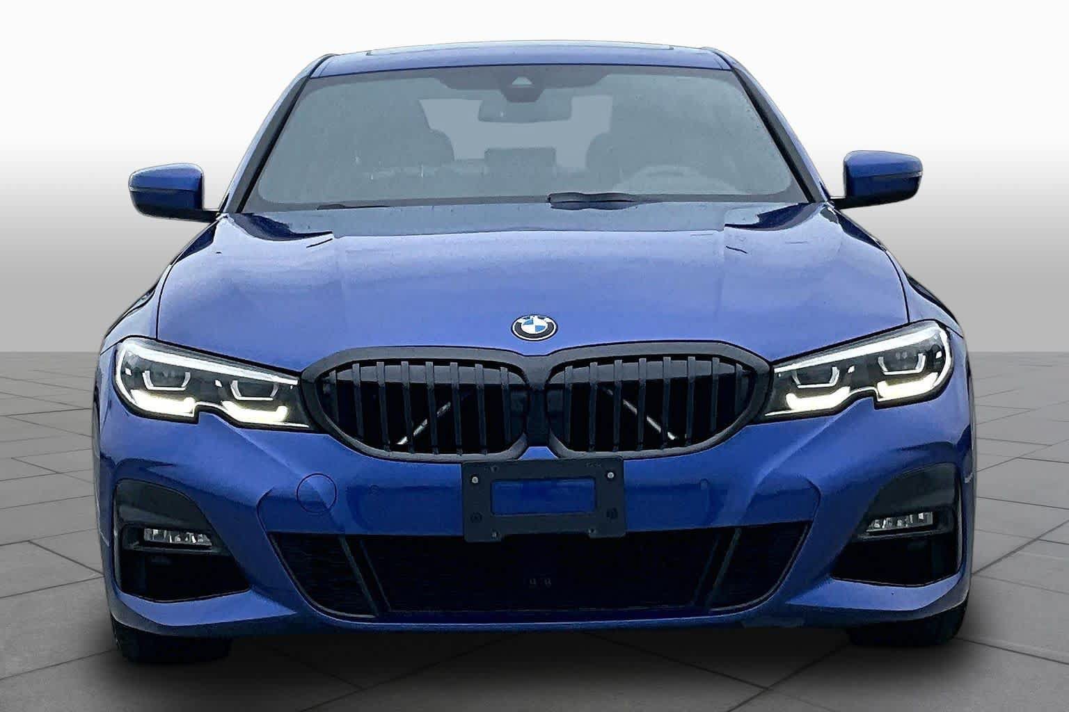 Used 2020 BMW 330i Sedan w/ M Sport Package RWD image 3