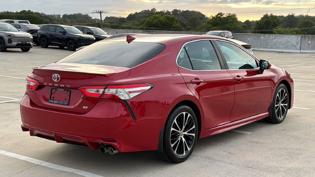 Used 2020 Toyota Camry SE FWD image 4
