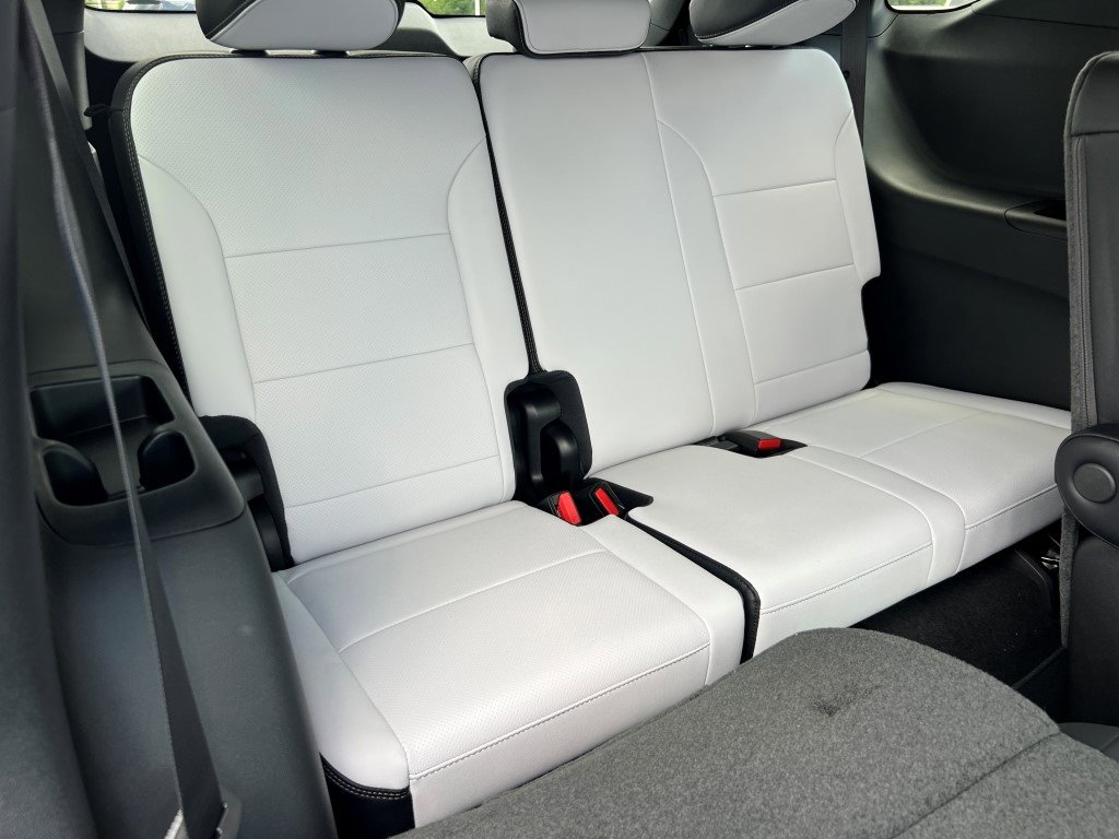 New 2026 Chevrolet Traverse High Country image 12