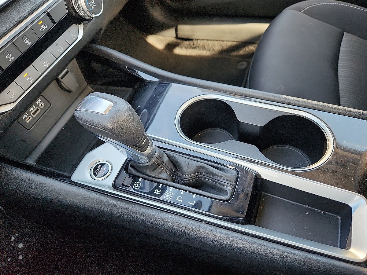 Used 2024 Nissan Altima 2.5 SV image 12