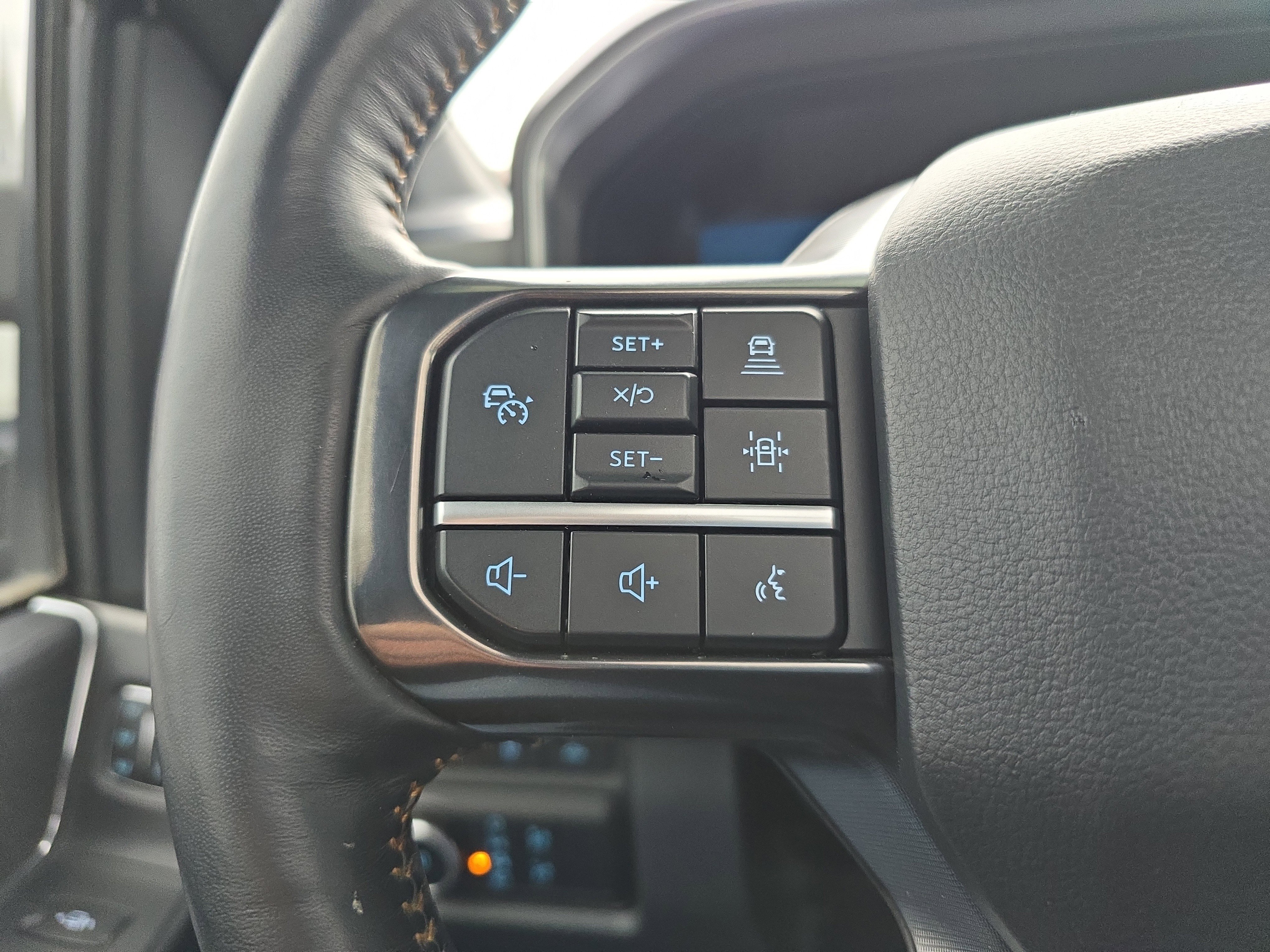 Used 2024 Ford F350 Platinum image 23