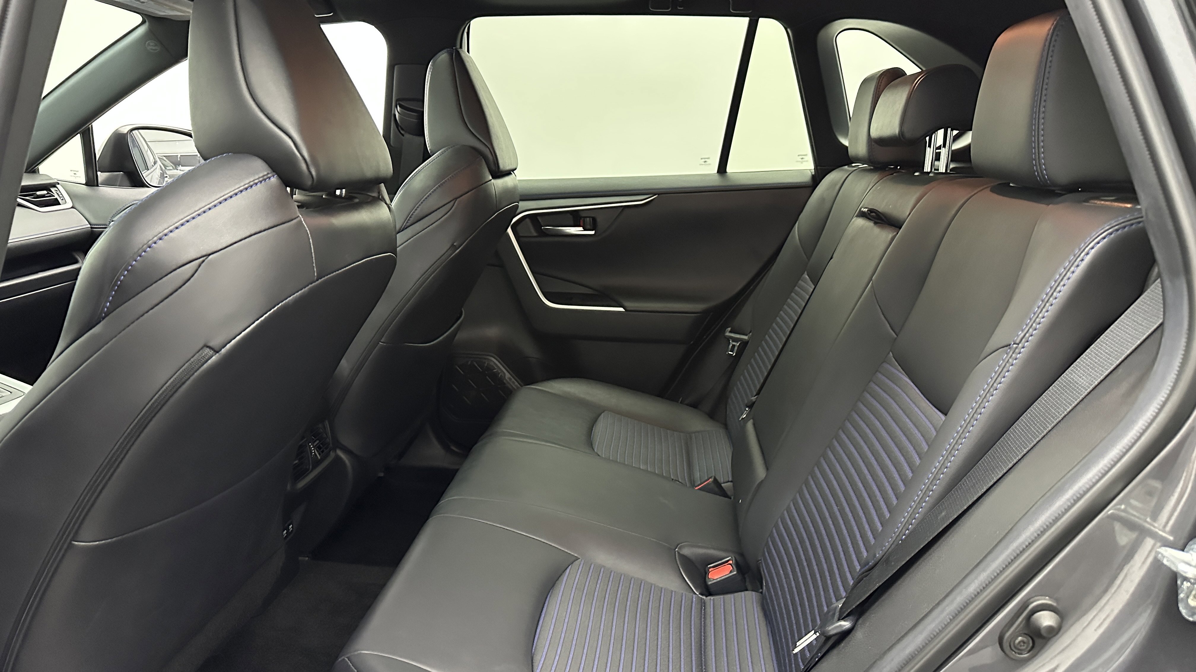 Used 2021 Toyota RAV4 XSE w/ XSE Grade Weather Package image 29