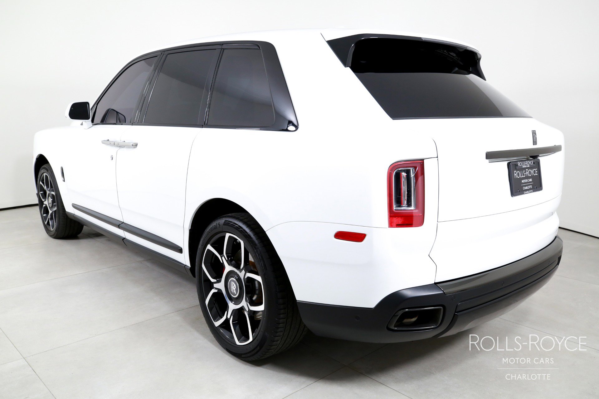 Used 2021 Rolls-Royce Cullinan Black Badge image 8