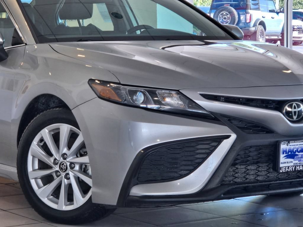 Used 2024 Toyota Camry SE FWD image 2