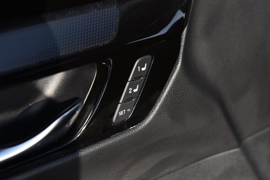 Certified 2025 Honda CR-V EX-L image 9