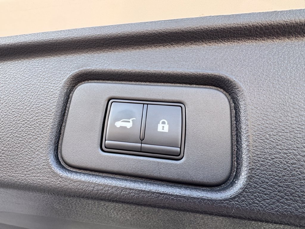 Used 2025 Nissan Pathfinder Rock Creek AWD/4WD image 35