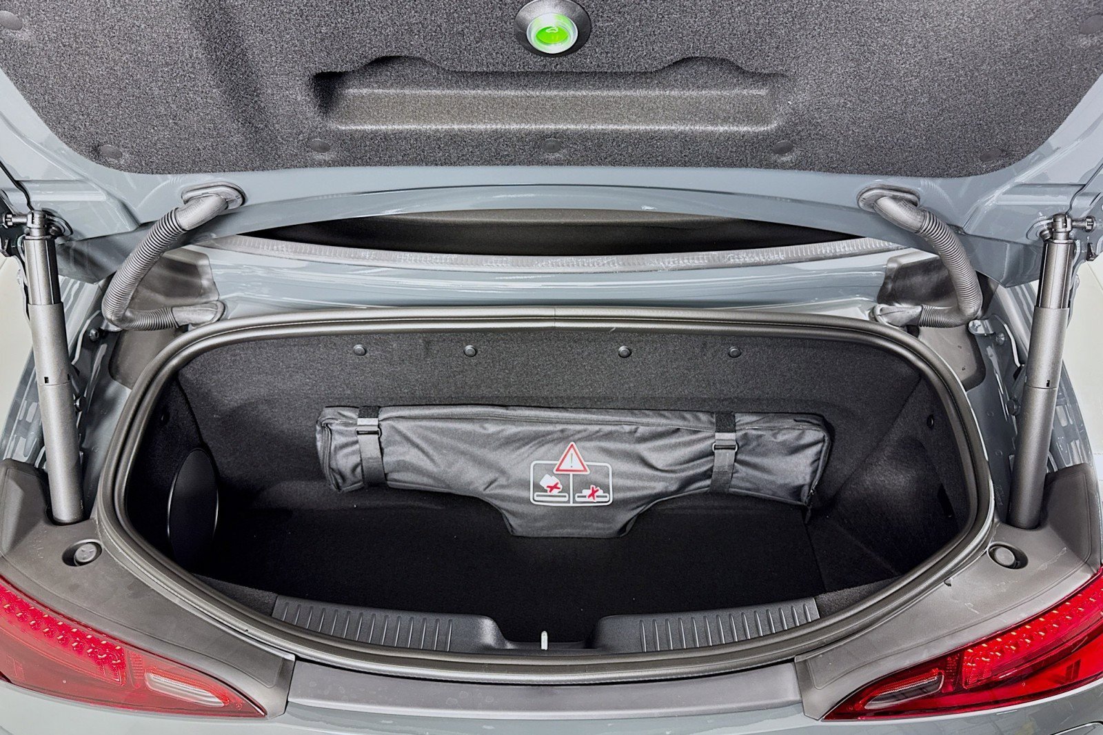 New 2025 Mercedes-Benz SL 63 AMG S e Performance 4MATIC image 23