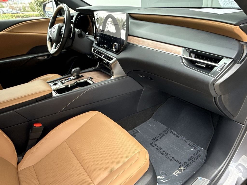 Used 2025 Lexus RX 350 Premium w/ Accessory Package (Z1) image 15