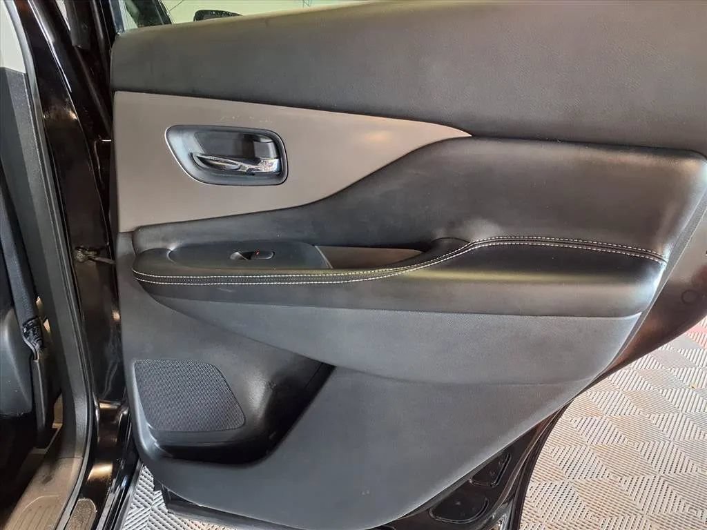 Used 2023 Nissan Murano SV AWD/4WD image 11