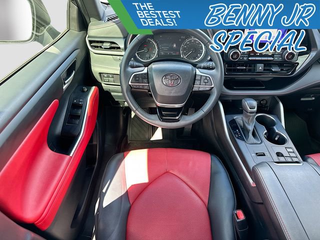 Used 2024 Toyota Highlander XSE image 21