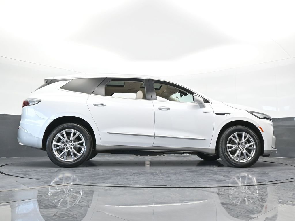 Used 2024 Buick Enclave Essence w/ Experience Buick Package image 29