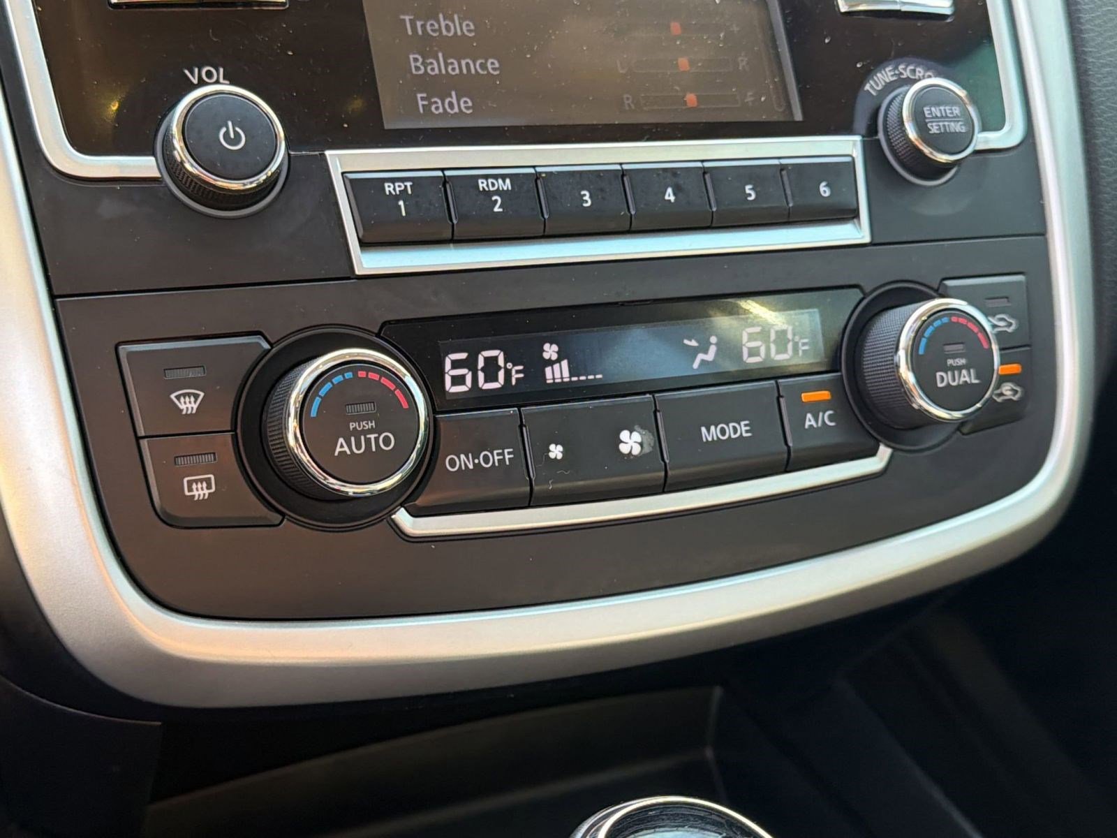 Used 2016 Nissan Altima 2.5 SL w/ Moonroof Package image 25