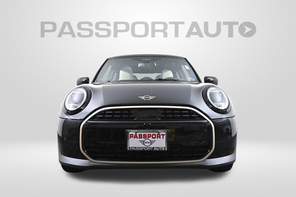 Used 2025 MINI Cooper 2-Door Hardtop image 2