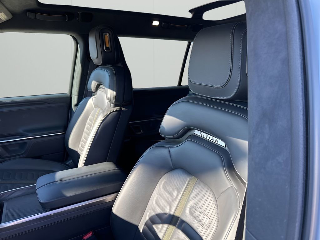 Used 2024 Rivian R1S Adventure image 27