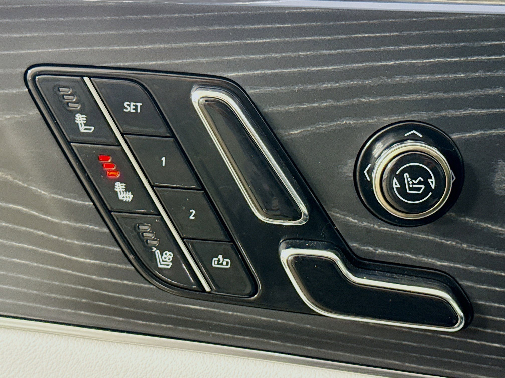 Used 2024 Cadillac Lyriq Sport AWD/4WD image 21