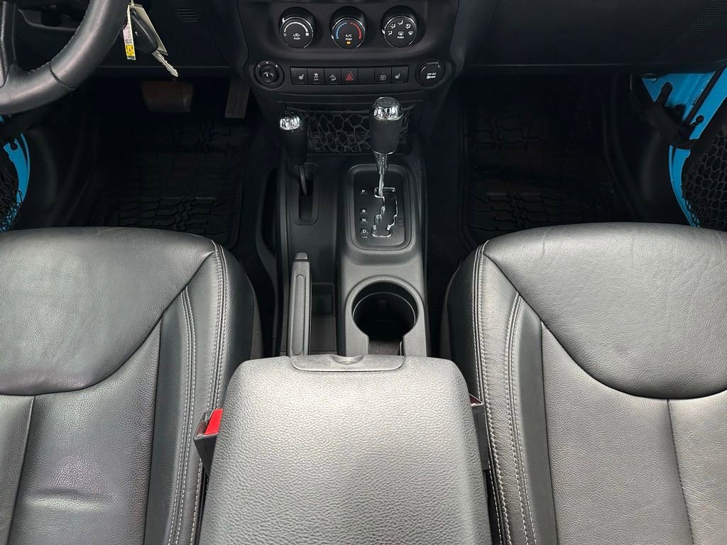 Used 2017 Jeep Wrangler Unlimited Sahara w/ Connectivity Group AWD/4WD image 20