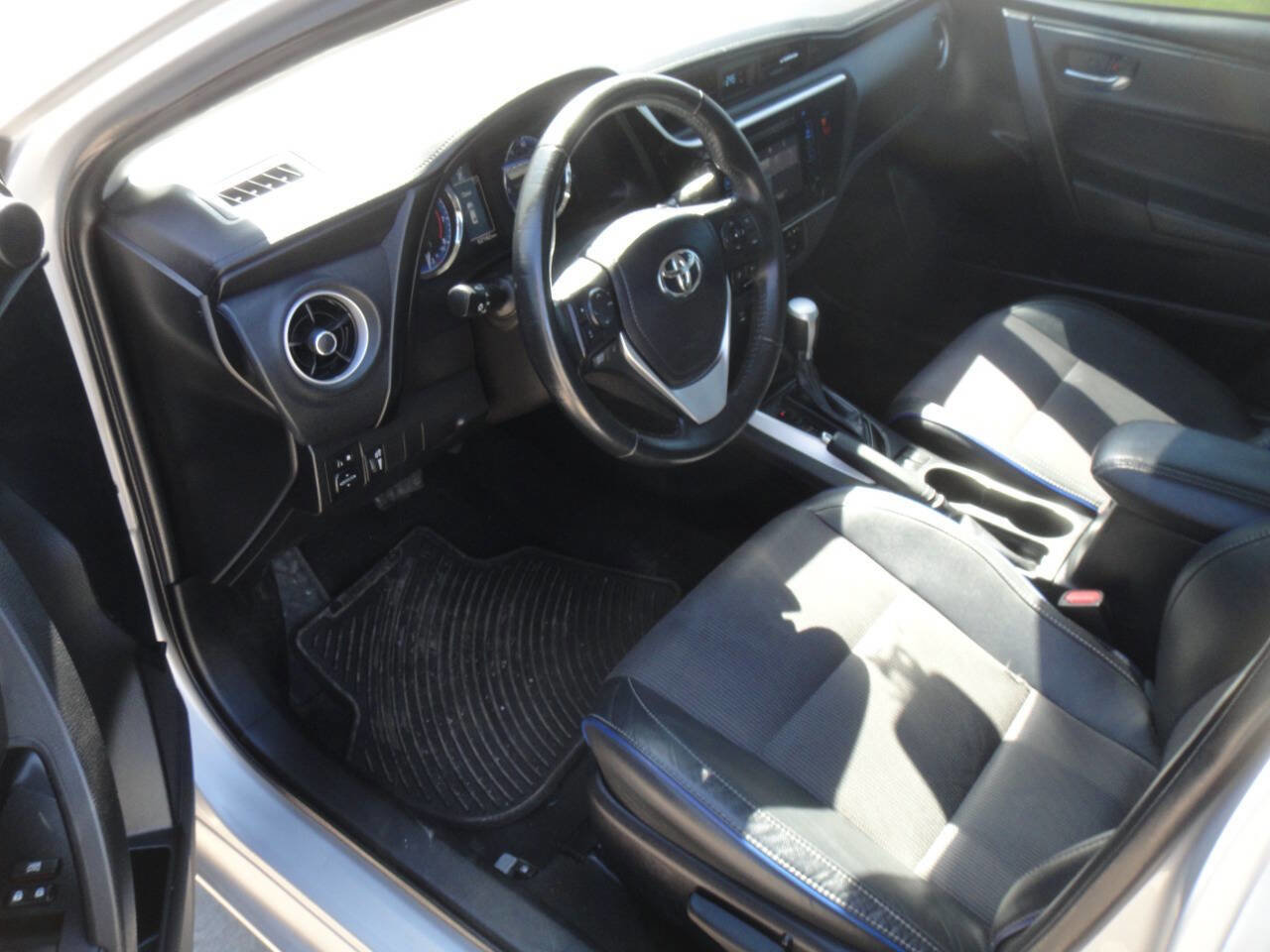 Used 2019 Toyota Corolla SE image 15