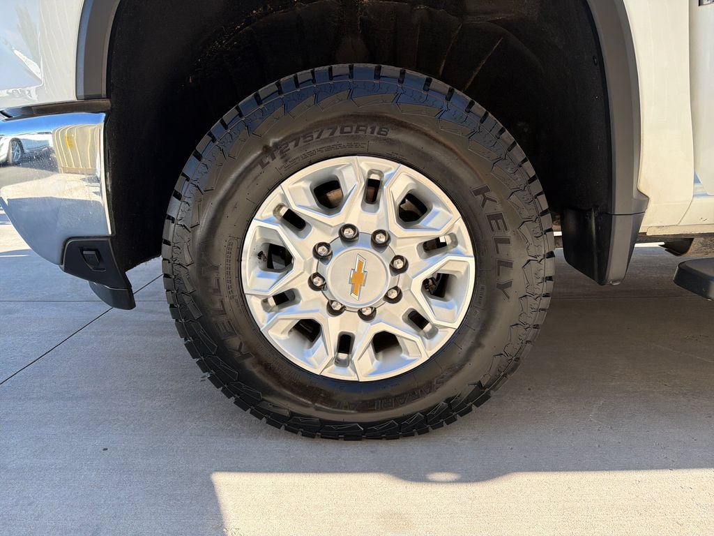 Used 2025 Chevrolet Silverado 2500 LT AWD/4WD image 25