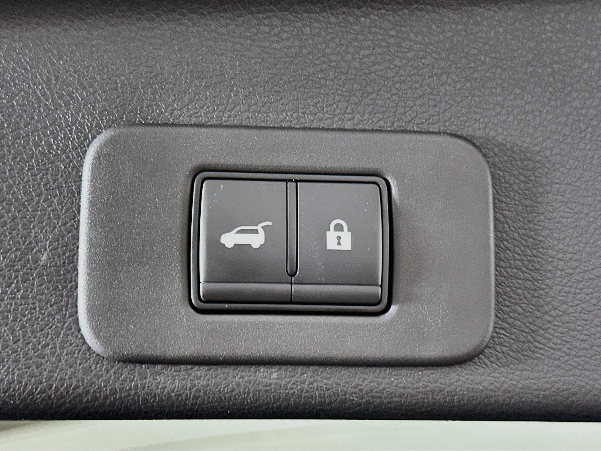 Used 2025 Nissan Murano SV AWD/4WD image 29