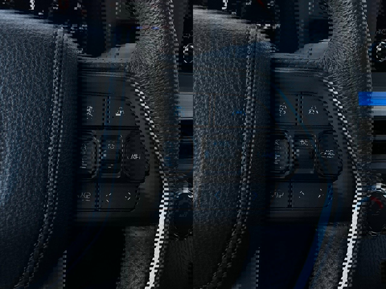 Used 2025 Toyota Tacoma TRD Off-Road image 34