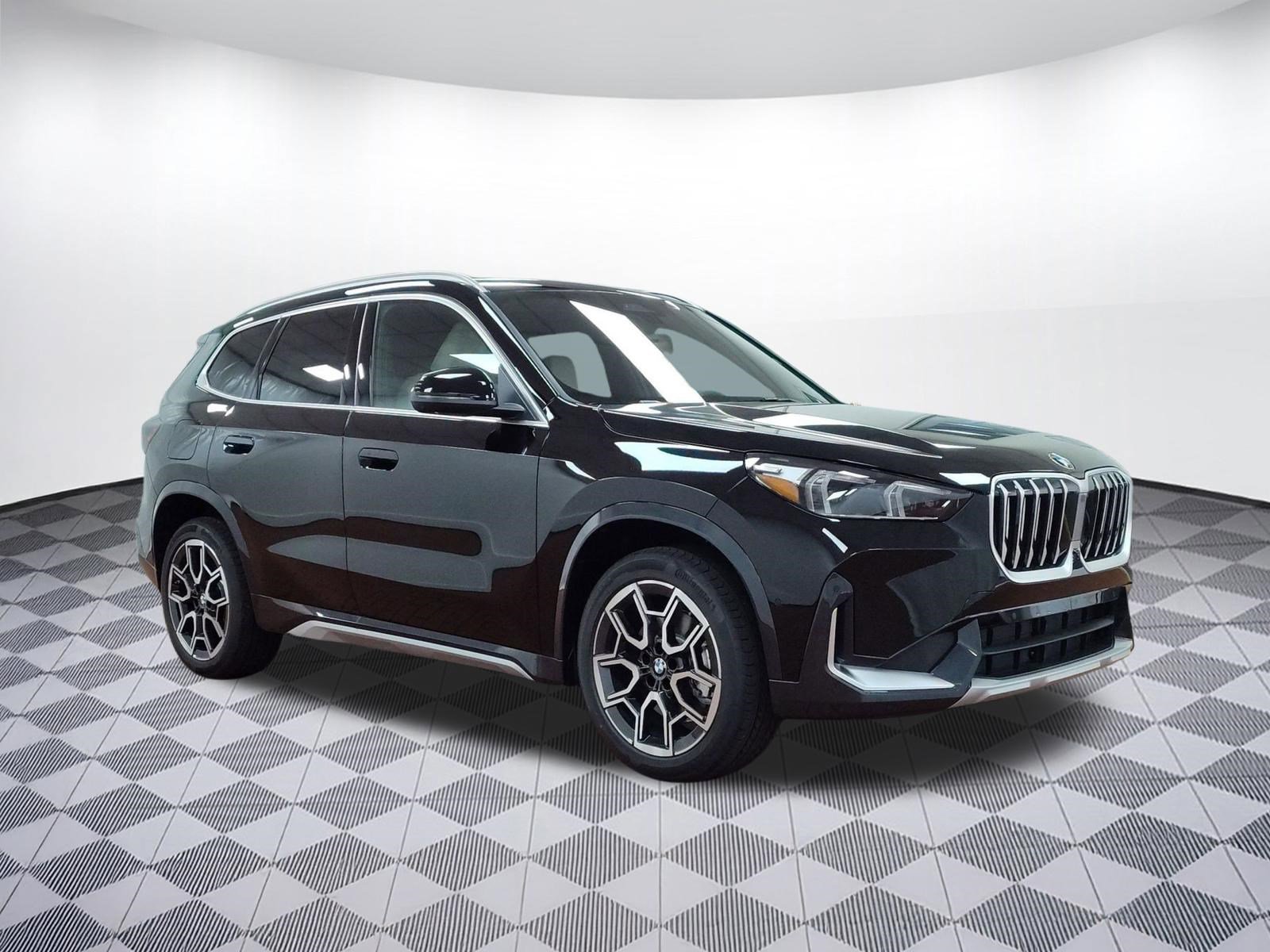 Used 2025 BMW X1 xDrive28i w/ Premium Package image 6