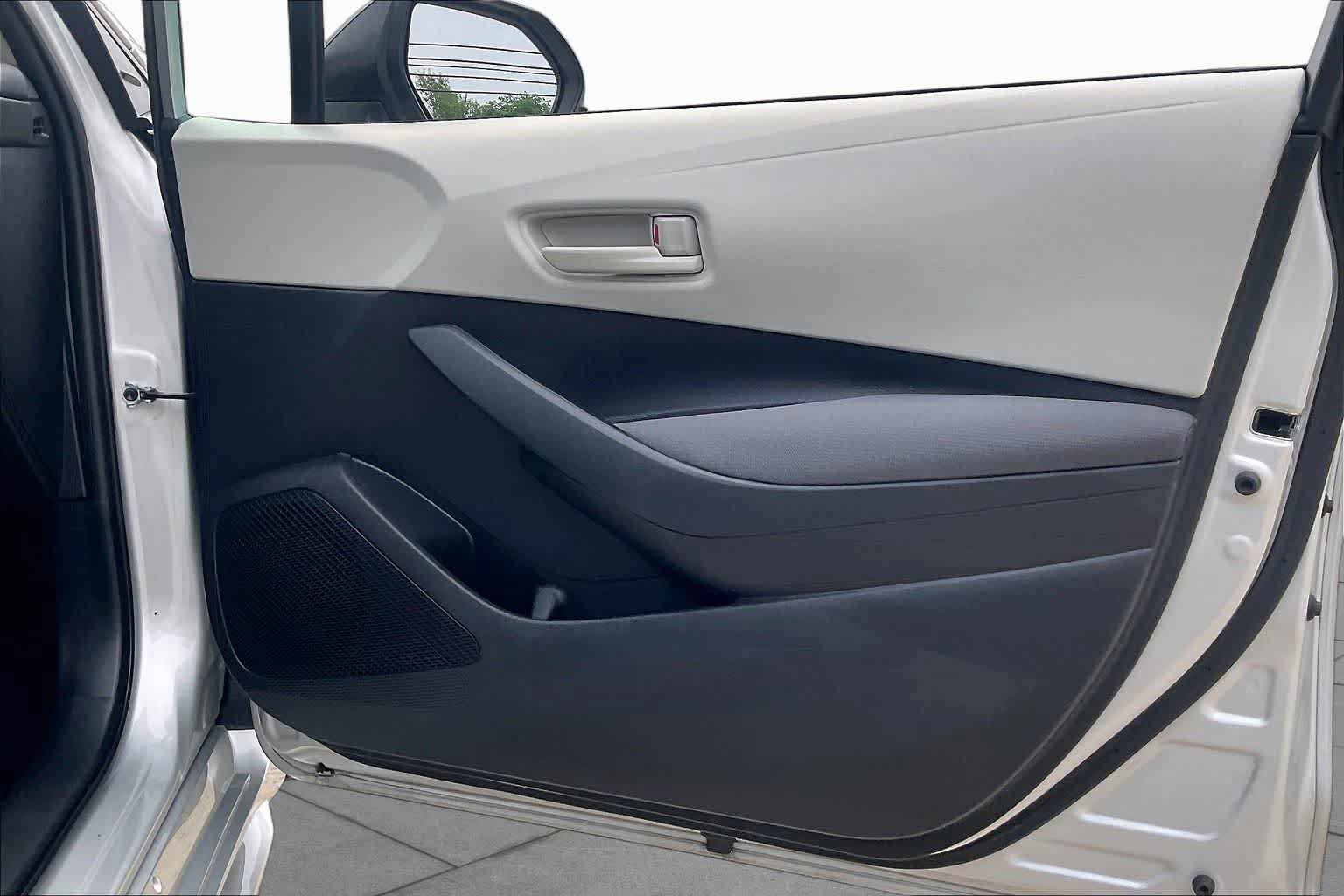 Used 2023 Toyota Corolla LE FWD image 20