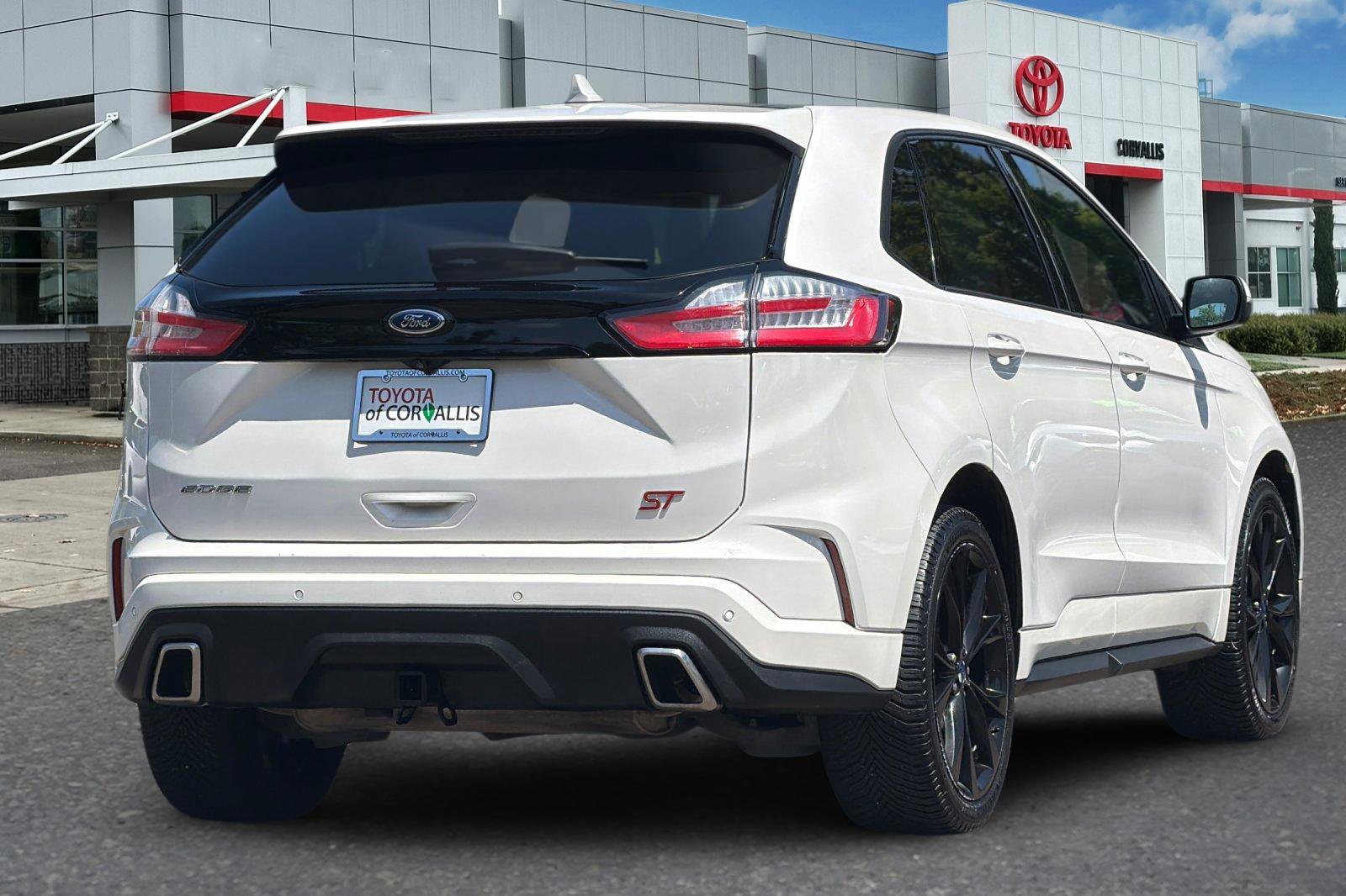 Used 2019 Ford Edge ST w/ Canadian Touring Package AWD/4WD image 4