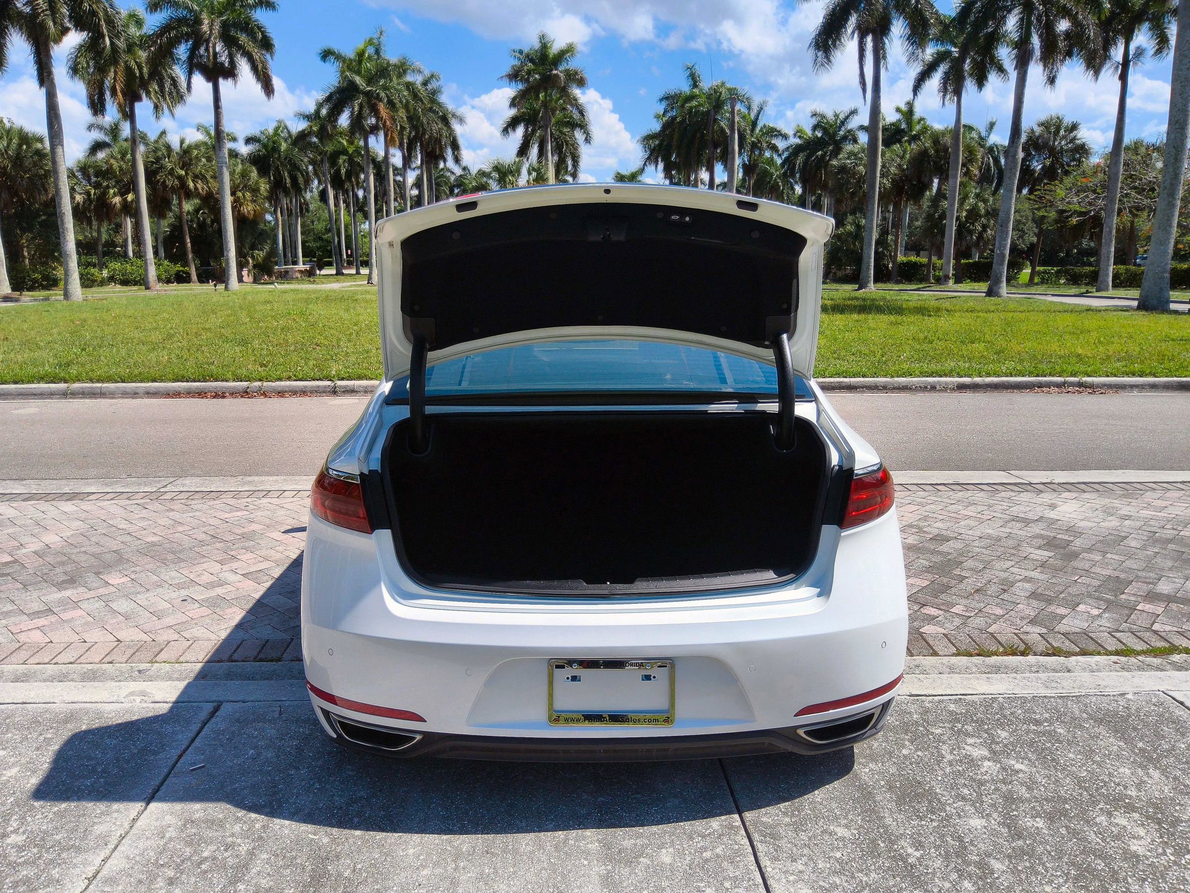 Used 2019 Kia Cadenza Limited FWD image 18