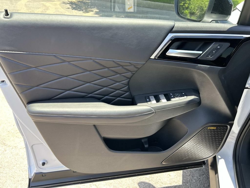 New 2026 Mitsubishi Outlander SEL Black Edition FWD image 23