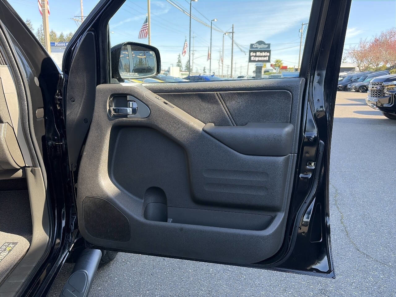 Used 2015 Nissan Frontier PRO-4X w/ Pro-4x Luxury Package AWD/4WD image 22