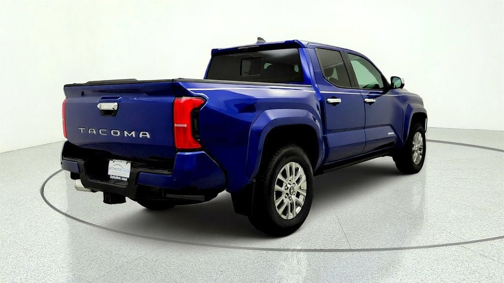 Used 2025 Toyota Tacoma Limited AWD/4WD image 5