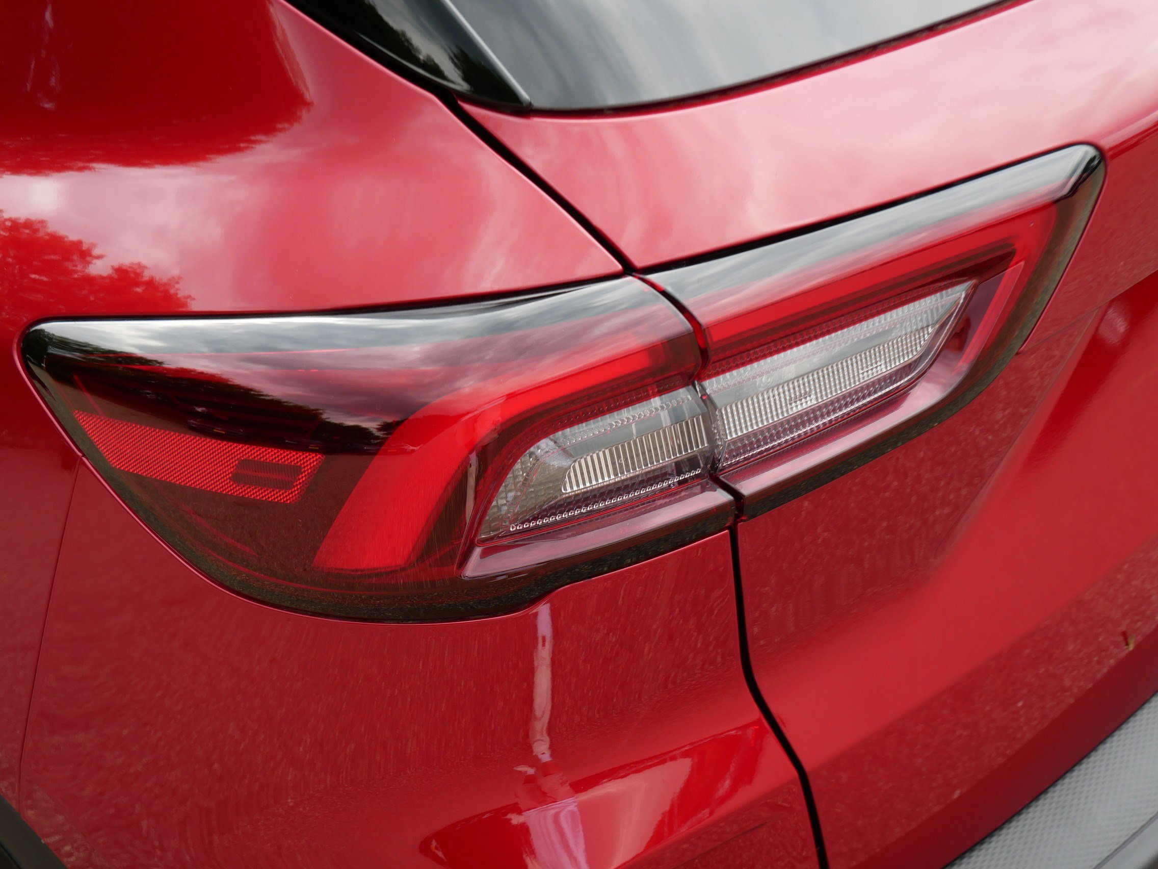 Used 2025 Ford Escape SE w/ PHEV Premium Package FWD image 17