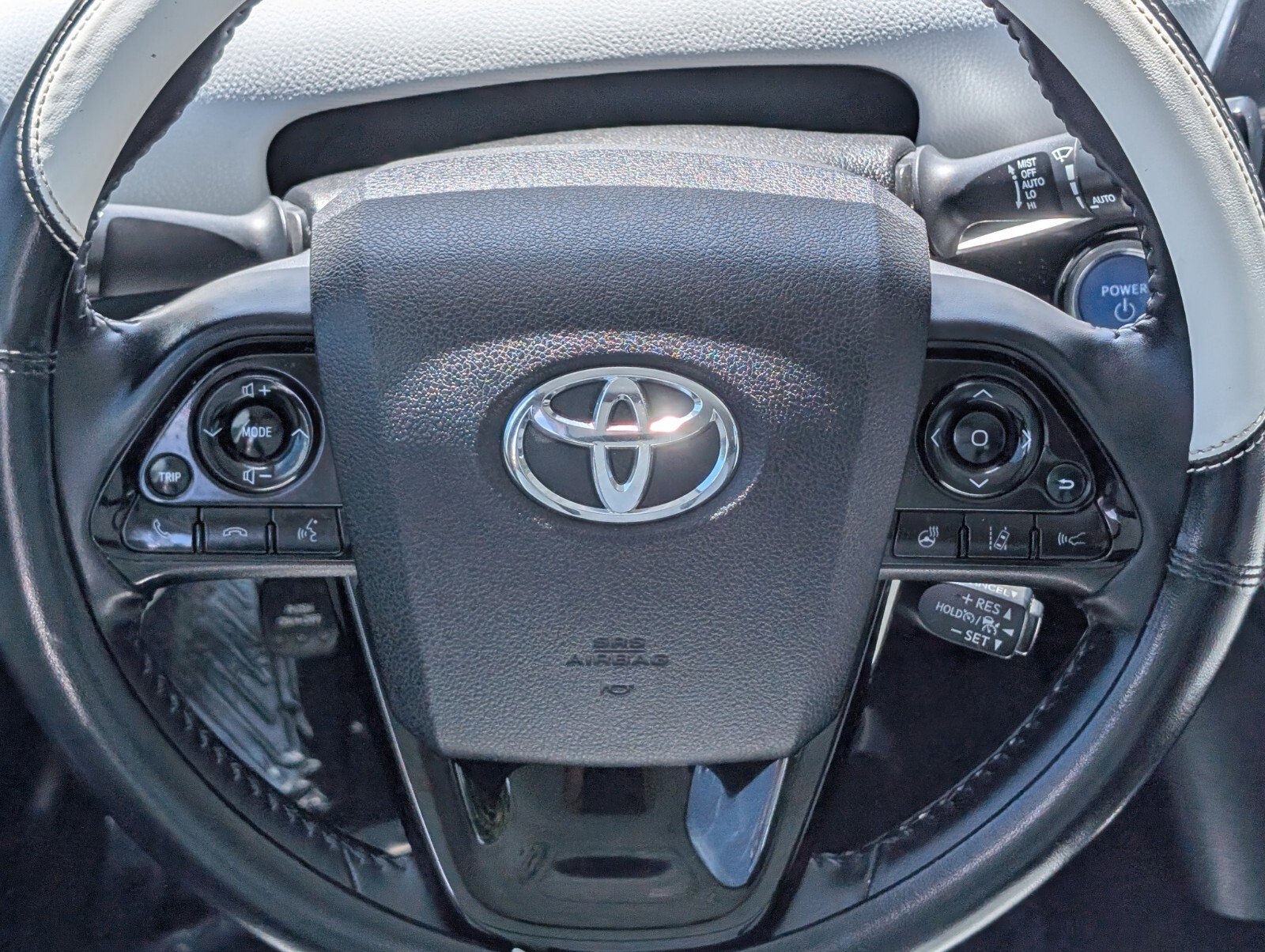 Used 2021 Toyota Prius XLE image 13