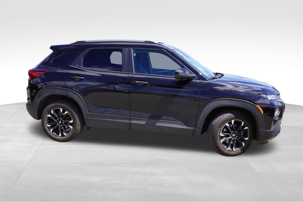 Certified 2023 Chevrolet TrailBlazer LT FWD image 2