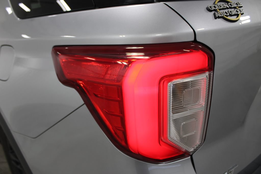 Used 2020 Ford Explorer XLT w/ Comfort Package RWD image 23