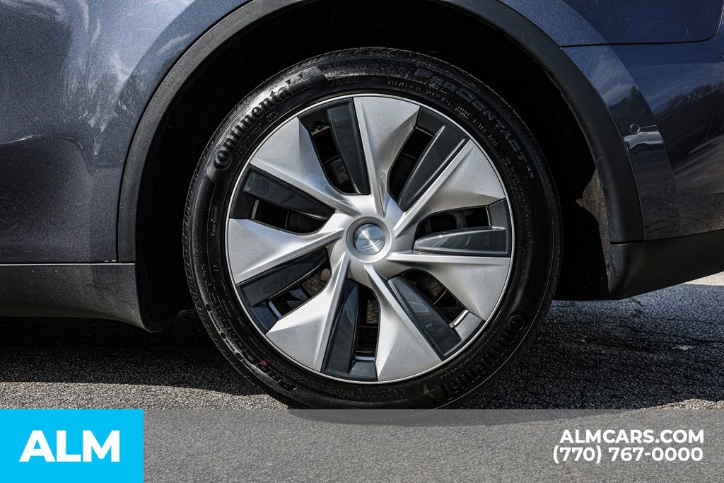 Used 2021 Tesla Model Y Long Range image 17